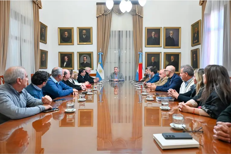 Con el aporte de los gremios, el Ejecutivo envía a la Legislatura el proyecto de reforma de la Caja de Jubilaciones