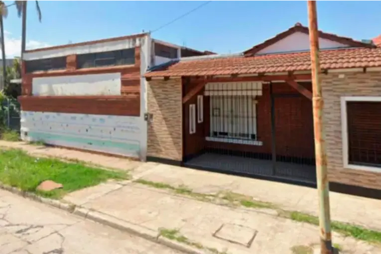 Profunda conmoción por la muerte de una niña en el baño de un jardín de infantes en Merlo
