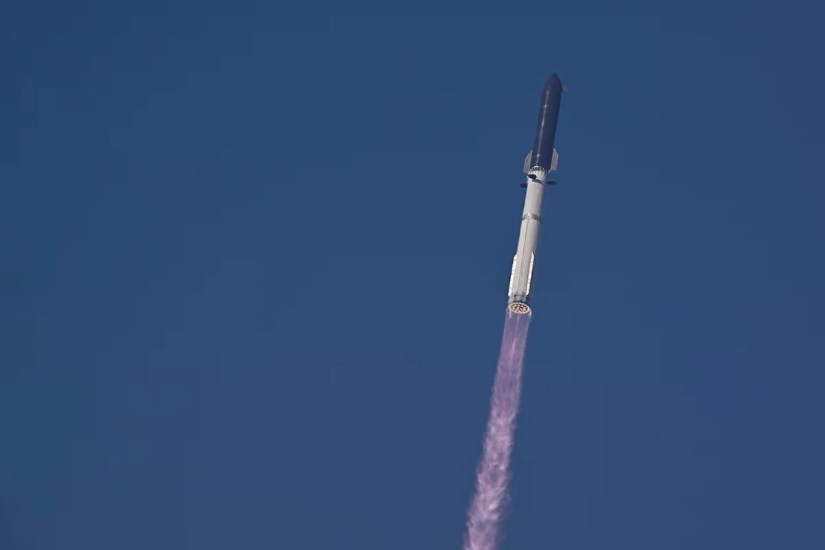 Starship de SpaceX avanza en pruebas rumbo a futuras misiones lunares