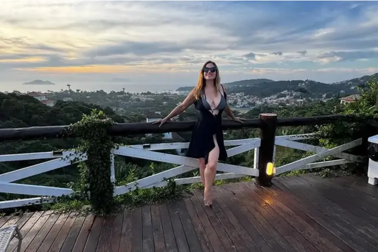 Belén Francese revolucionó las redes con sus fotos en bikini desde Buzios