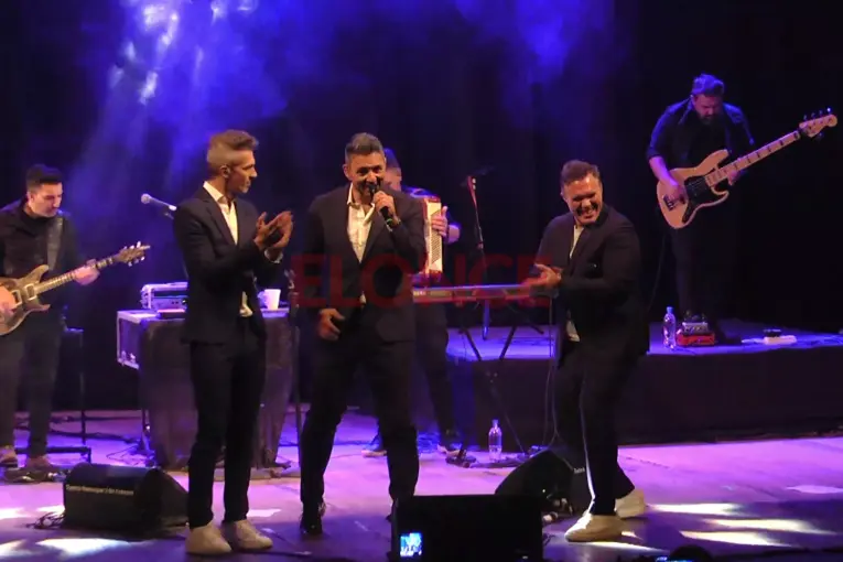 Destino San Javier se presentó en el Teatro 3 de Febrero con doble función