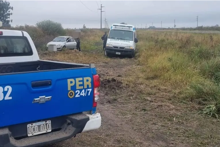 Un auto que viajaba a Paraná volcó sobre la ex Ruta 18: una mujer resultó con lesiones