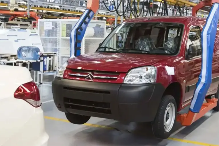 Citroën dejará de fabricar en Argentina tras 28 años: comenzaron los retiros voluntarios y las suspensiones