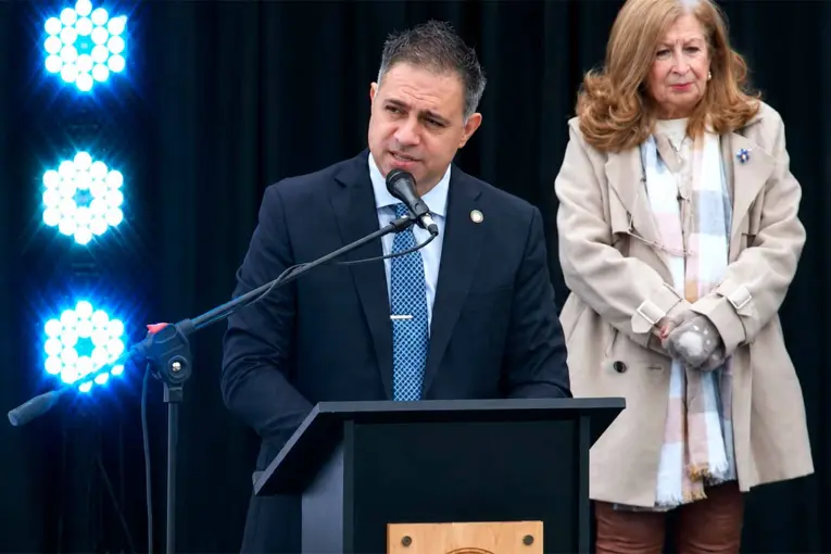 Davico llamó a construir un país que merezca ser vivido por todos