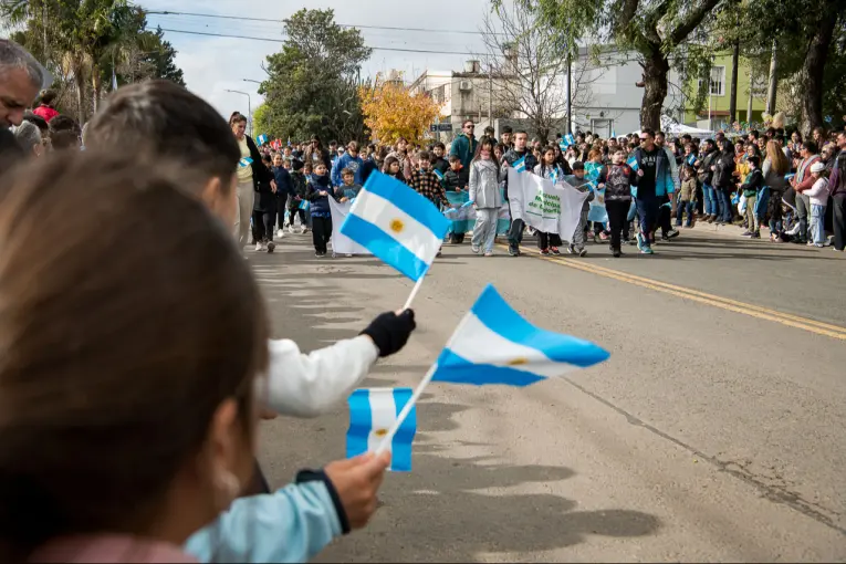 Revolución de Mayo: Paraná conmemoró el 216º aniversario con el tradicional Tedeum y desfile cívico-militar