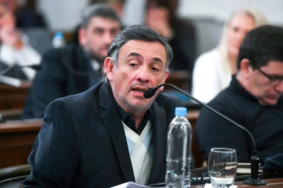 Senador Mart&iacute;n Oliva.