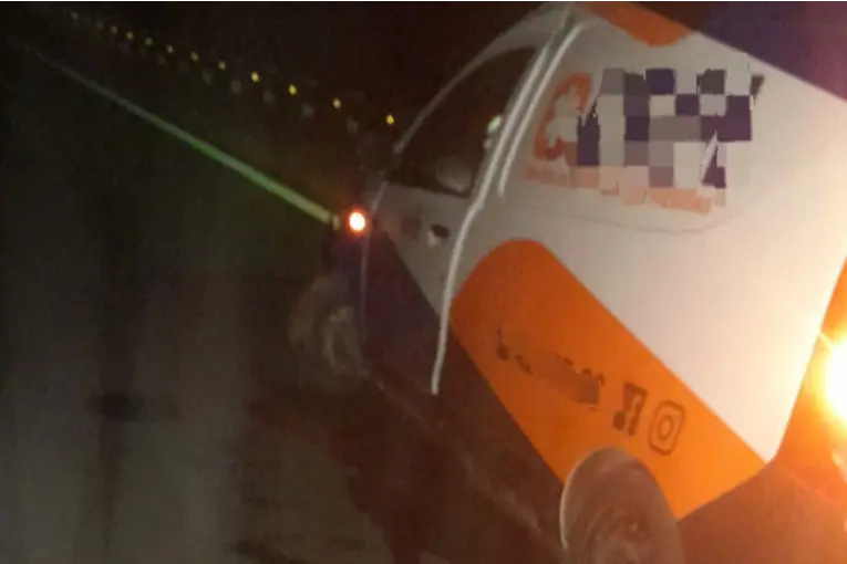 Accidente en Ruta 18: una ambulancia terminó sobre la banquina tras un choque