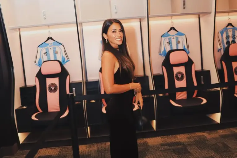 El sofisticado look de Antonela Roccuzzo en la presentación de la nueva colaboración de Messi