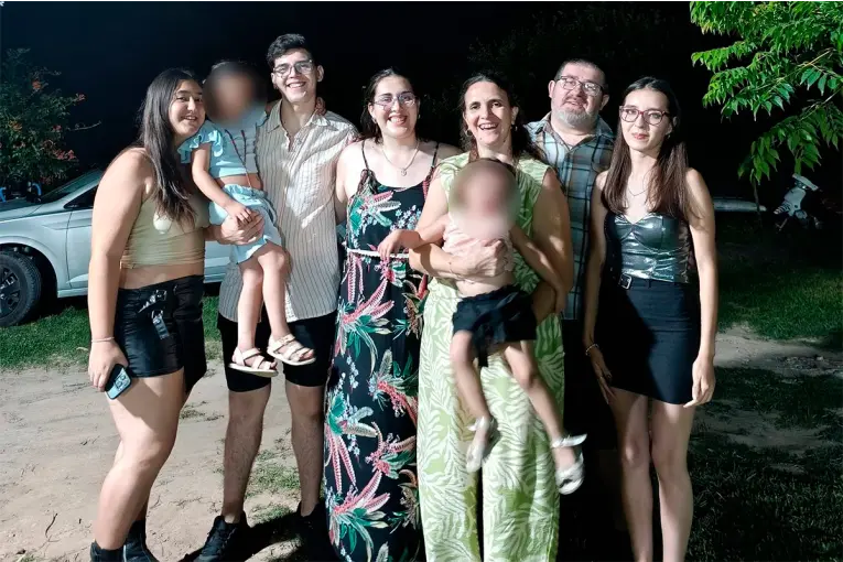Son padres de tres hijos, criaron a otros dos y ahora cobijan a dos hermanitas: Hay que tener mucho amor para dar