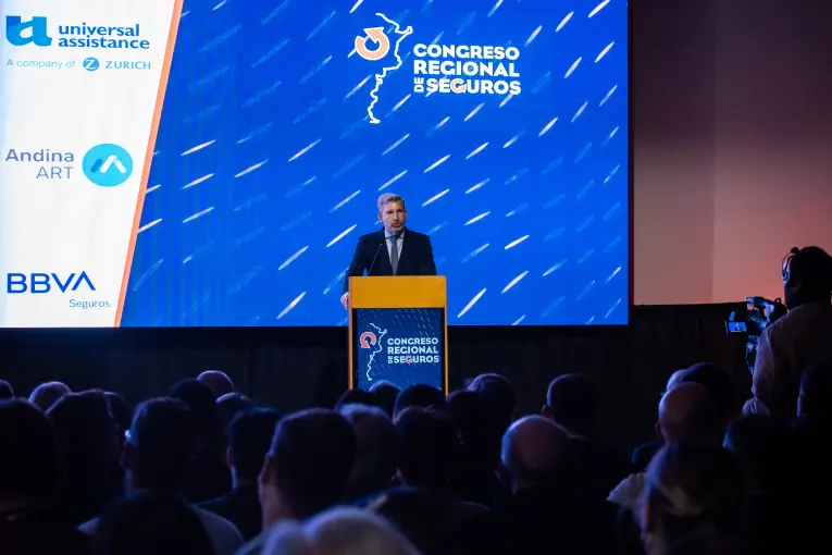 Frigerio defendió el papel del mercado asegurador: El seguro sostiene el trabajo y la producción