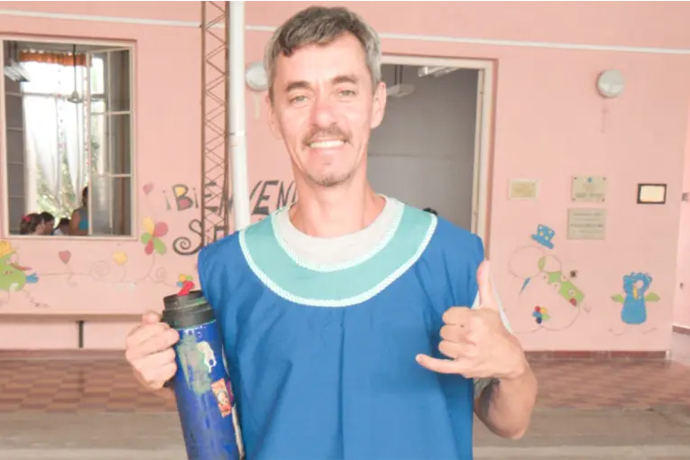 Lucas es maestro jardinero hace 21 años: "El nivel inicial me marcó mucho en mi vida"