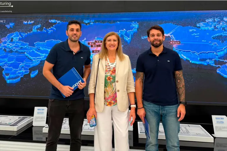 Romero visitó en China una empresa líder en gestión energética e infraestructura urbana inteligente