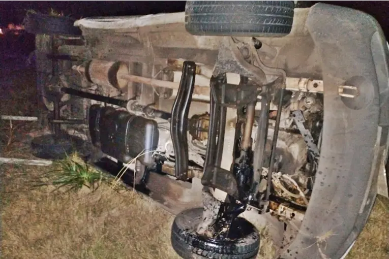 Vuelco en la ruta 18: trasladaron al hospital al conductor de una camioneta