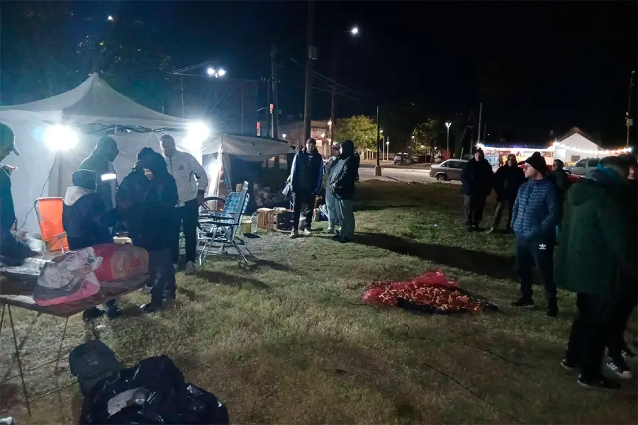 Olla popular en apoyo a trabajadores de Granja Tres Arroyos (foto Fabio Moscatelli)