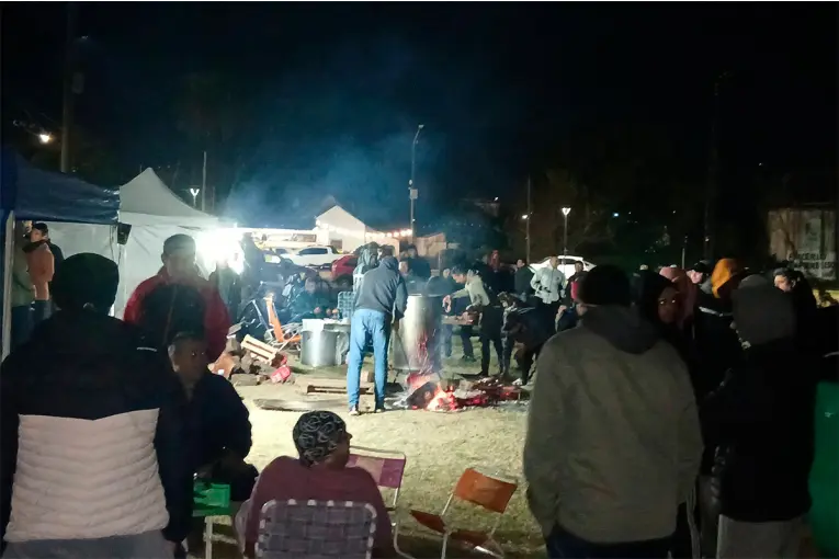 Crisis en Granja Tres Arroyos: realizaron una olla popular en apoyo a trabajadores