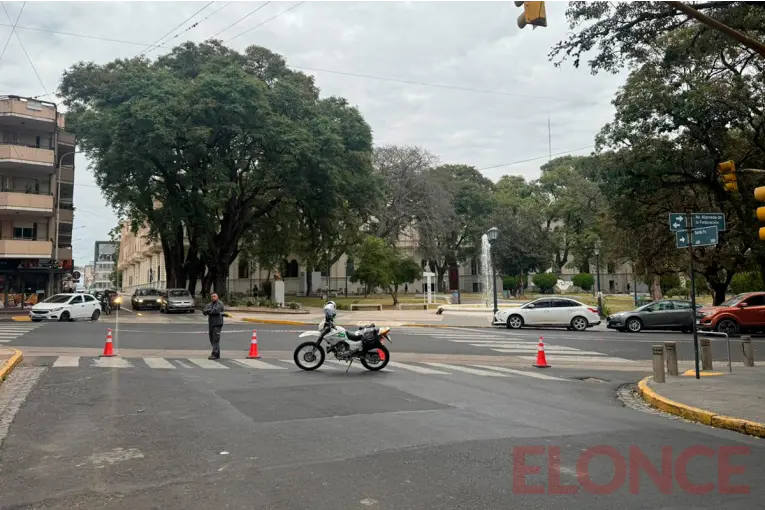 Piden circular con precaución por reparaciones en calle Santiago del Estero de Paraná