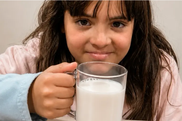El Banco de Alimentos de Paraná impulsa una colecta de leche en supermercados: cómo colaborar