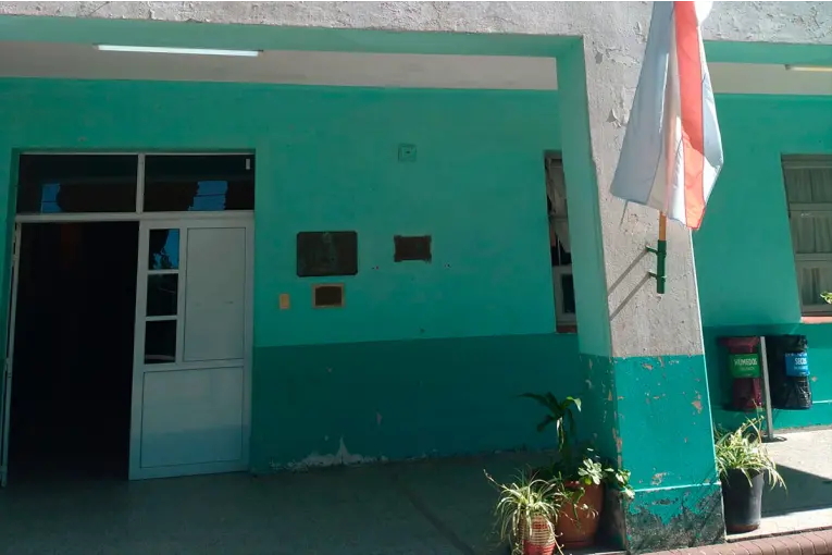 Delincuentes robaron en centenaria escuela de Gualguaychú, causaron daños y desvalijaron el comedor