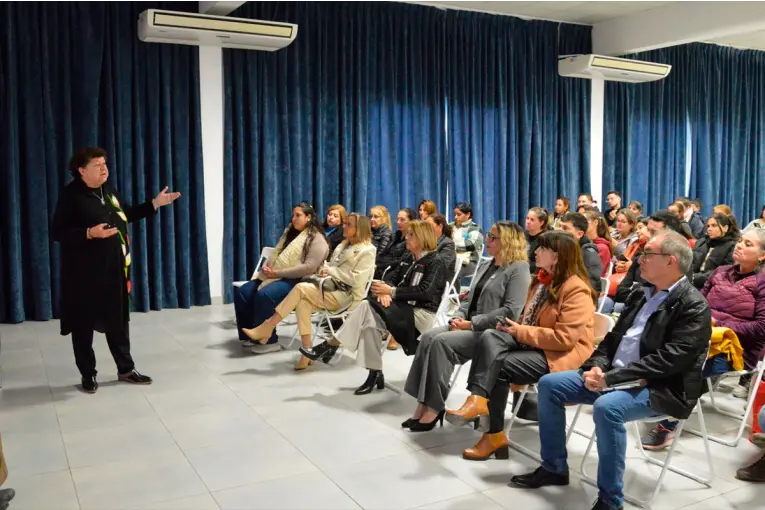Se analizaron políticas y desafíos en torno al cuidado de las personas mayores