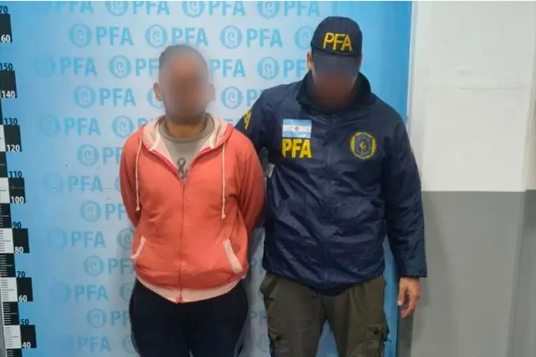 Detuvieron en la Terminal de Retiro a un entrerriano buscado por homicidio agravado por el vínculo