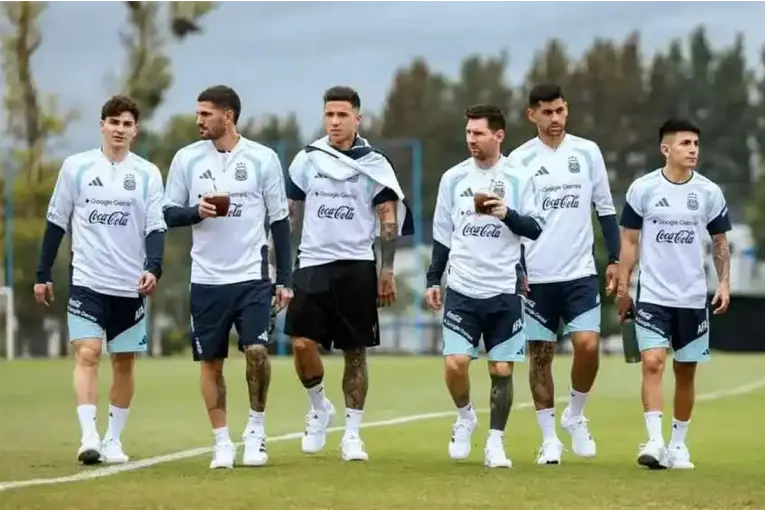 A 9 días del Mundial, la Selección argentina comenzó su preparación para defender la copa