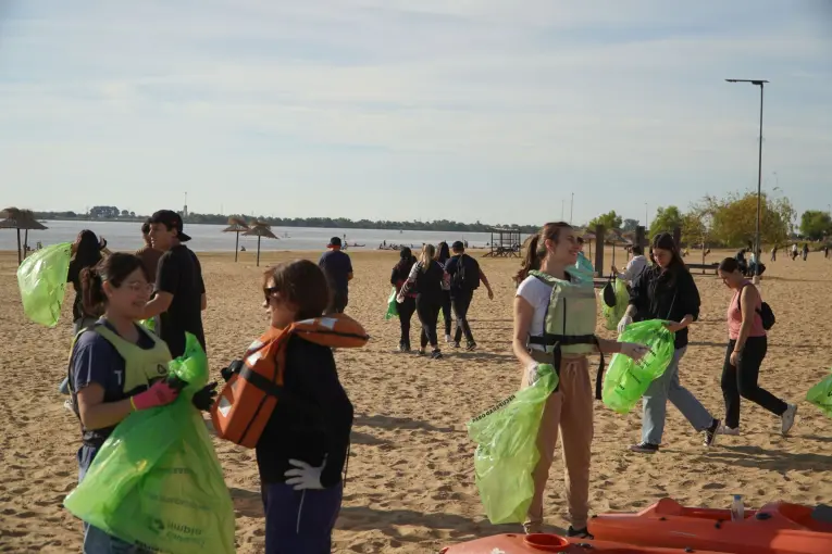 La conciencia ambiental ganó relevancia en una jornada junto al río