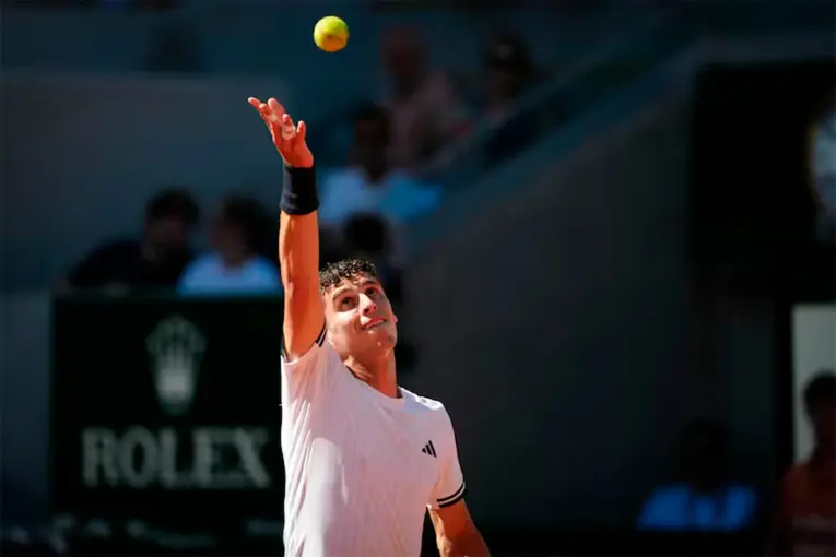 Un italiano terminó con el sueño de Cerúndolo en Roland Garros
