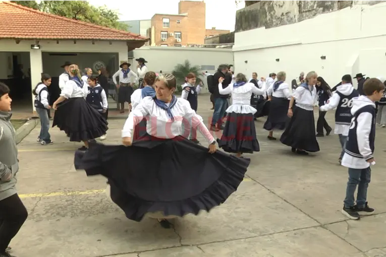 Con folclore y homenajes, conmemoraron el Día del Graduado en Ciencias Económicas