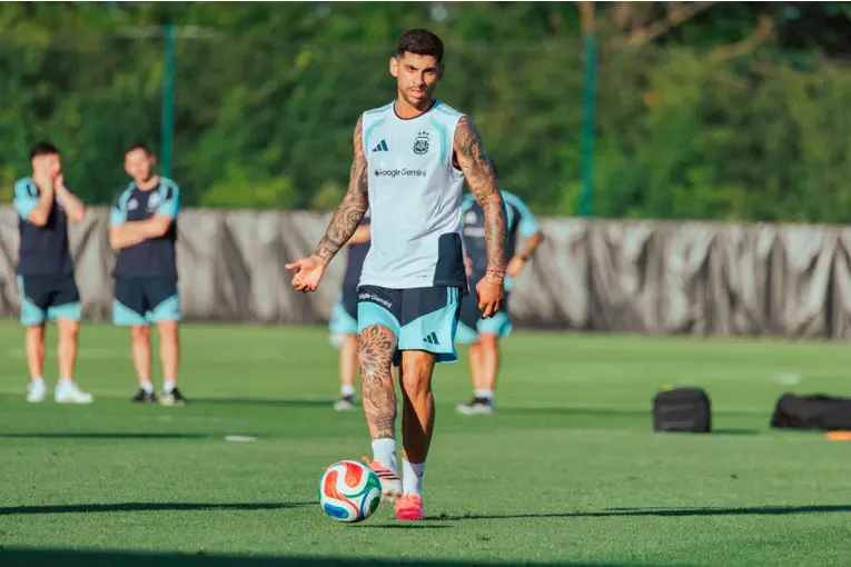 Selección argentina: Cuti Romero recibió el alta y Scaloni recuperó una pieza clave