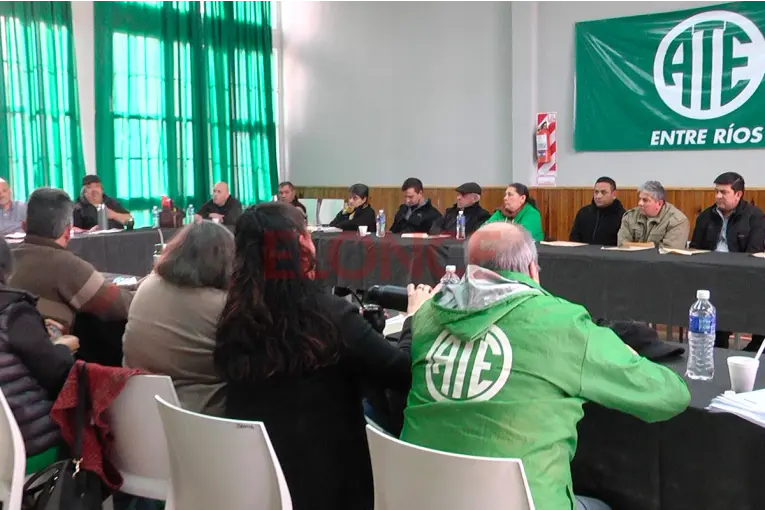 ATE anunció movilizaciones en contra de la reforma jubilatoria y pidió reabrir la paritaria estatal