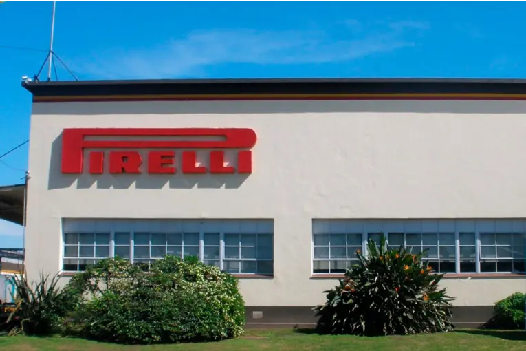 Caída de ventas: Pirelli frenará una semana su producción y reducirá turnos