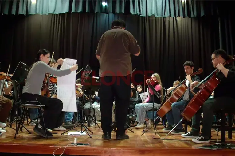 La Orquesta Sinfónica Juvenil se prepara para su primer concierto