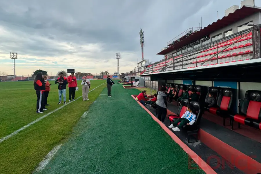 Ni&ntilde;os realizaron una visita guiada en el estadio de Patronato
