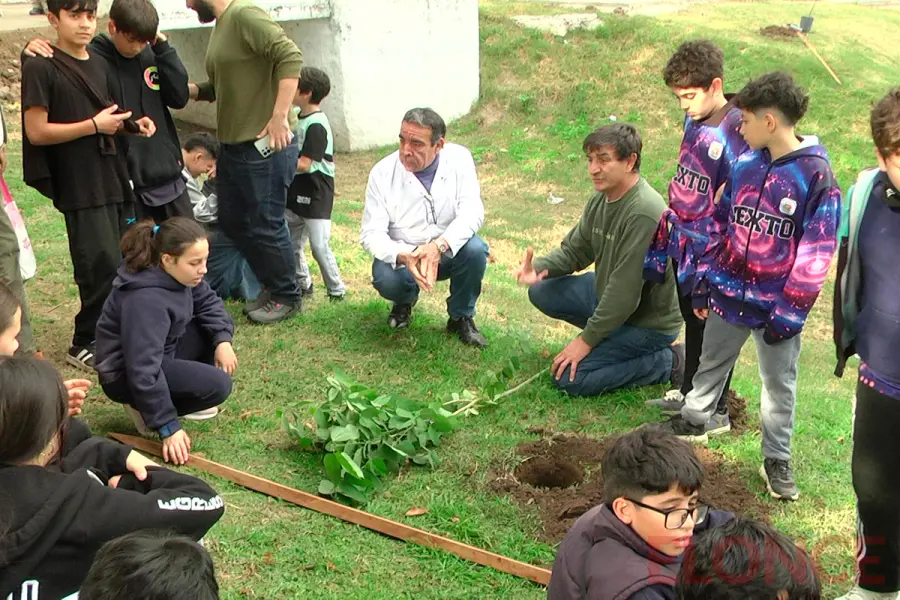 Jornada ambiental en Parque Gazzano de Paran&aacute; (foto Elonce)