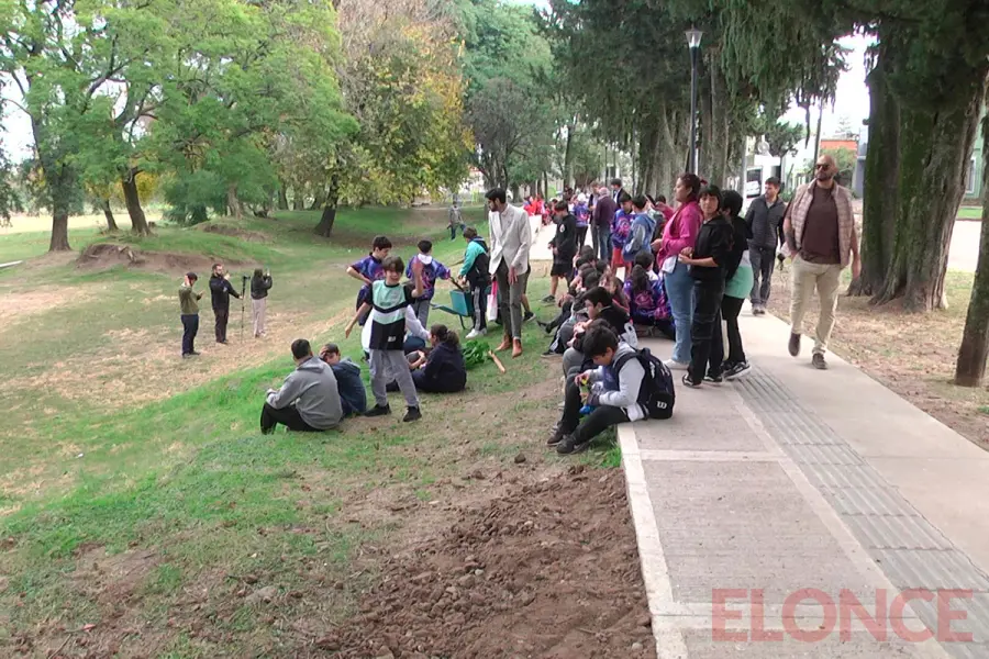 Jornada ambiental en Parque Gazzano de Paran&aacute; (foto Elonce)