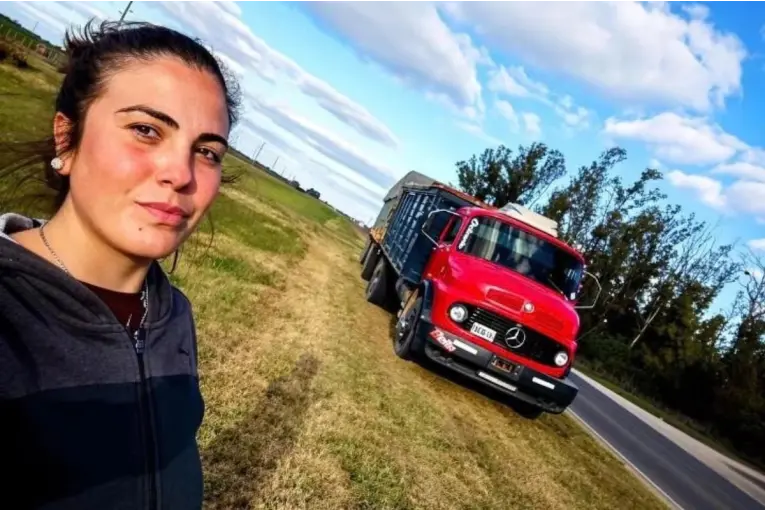La historia de la entrerriana Marisel Reynoso, la joven que desafía barreras y sueña con tener su propio camión