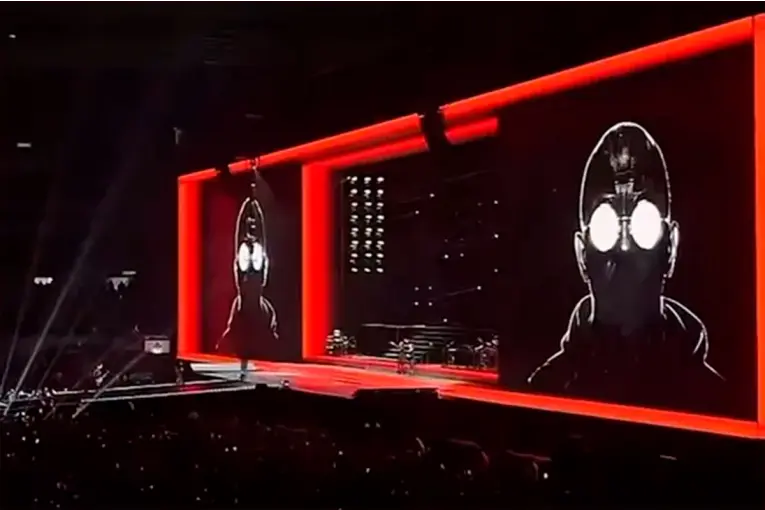 Lali cerró su show en River cantando "Jijiji" en homenaje a Indio Solari: también cantó con Kylie Minogue