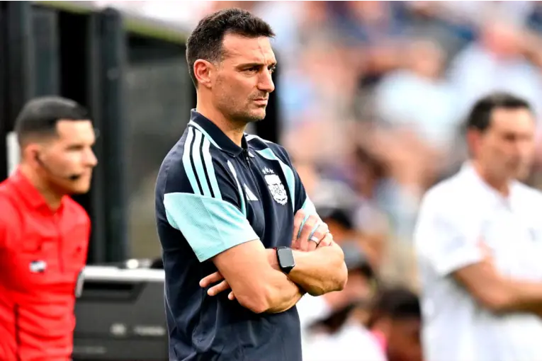 Selección Argentina: Scaloni habló sobre la lesión de Balerdi y evalúa nuevos cambios en la lista
