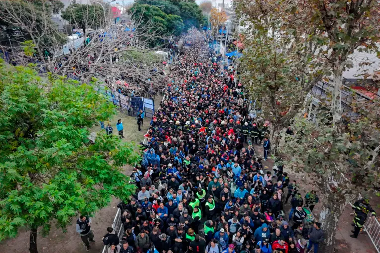 Despedida al Indio Solari: una multitud le da el último adiós al ídolo e ícono del rock nacional