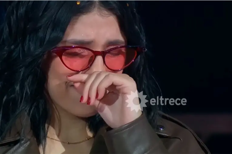 Entrerriana emocionó al jurado y se quebró al hablar de sus padres en competencia de canto: "Son todo para mí"