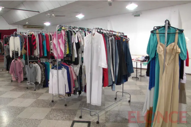 Feria americana del Club de Leones ofrece ropa y calzado desde 2.500 pesos