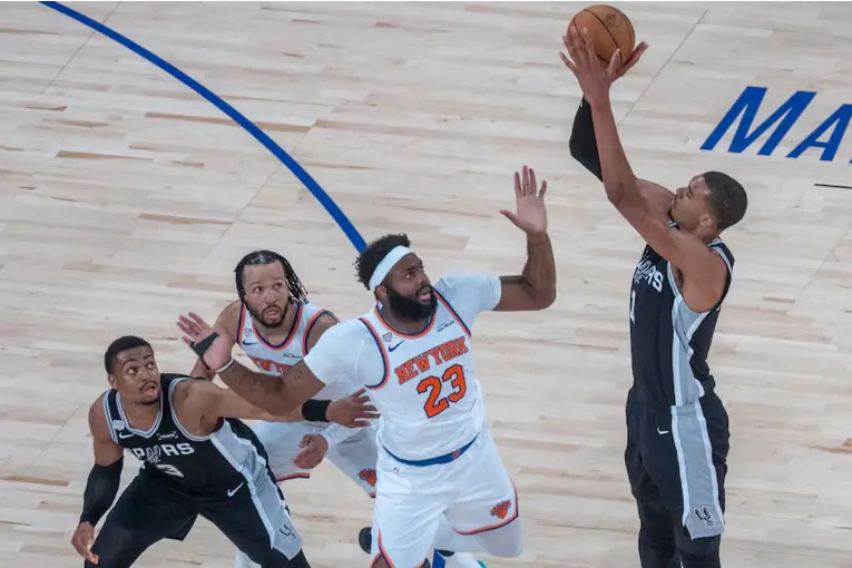 San Antonio golpeó en Nueva York y volvieron a encender las finales de la NBA