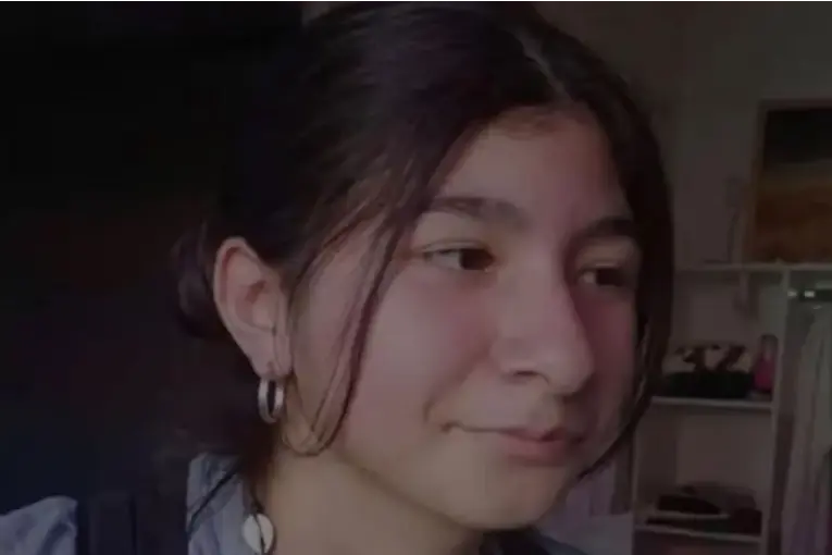 Buscan intensamente a una adolescente que fue vista por última vez al salir de clases en Córdoba
