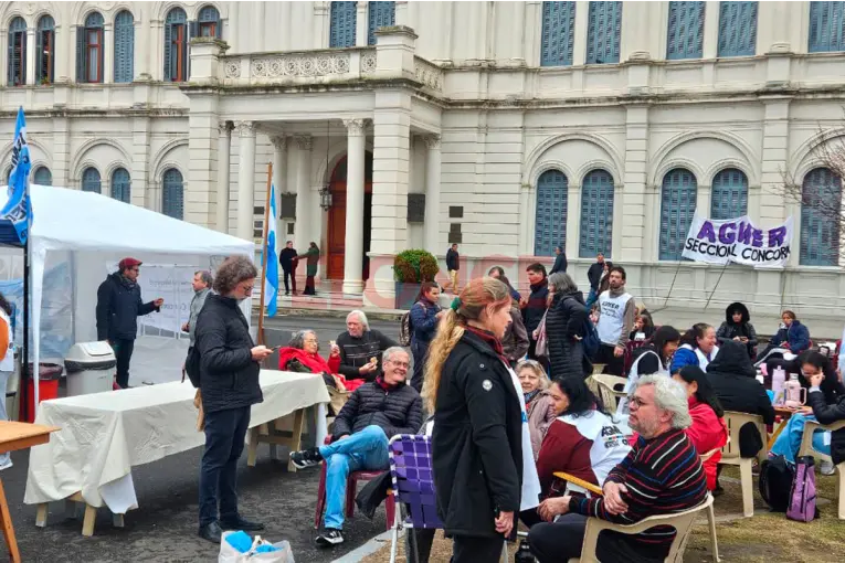 Agmer's camp in Plaza Mansilla: 