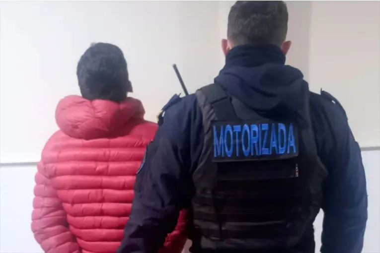 Detuvieron a un hombre acusado de agredir y retener a su pareja bajo amenazas