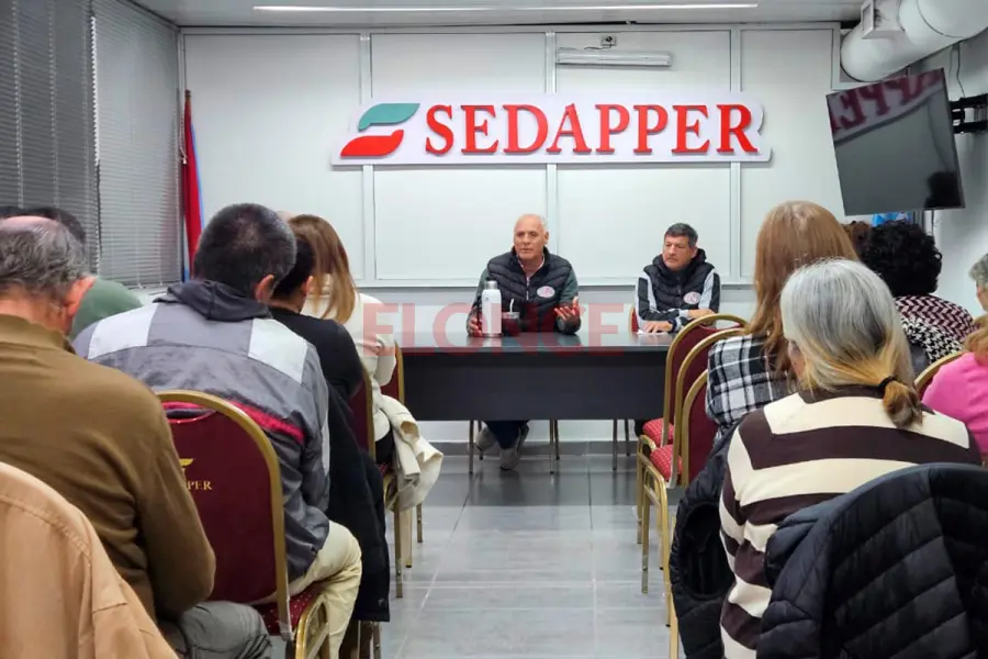 Congreso provincial de empleados del Registro Civil en Paran&aacute; (foto Elonce)