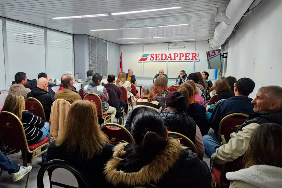 Congreso provincial de empleados del Registro Civil en Paran&aacute; (foto Elonce)