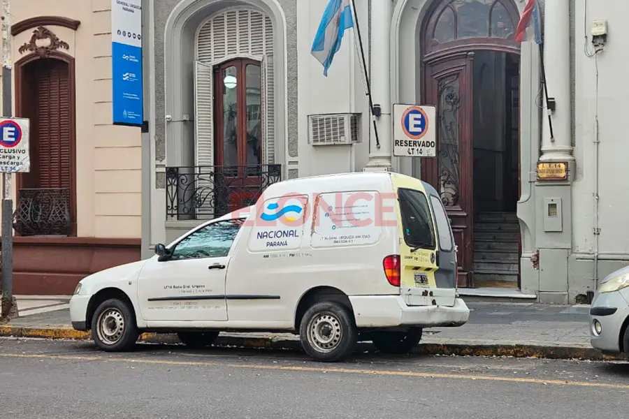El m&oacute;vil de LT14 de Paran&aacute; (foto Elonce)