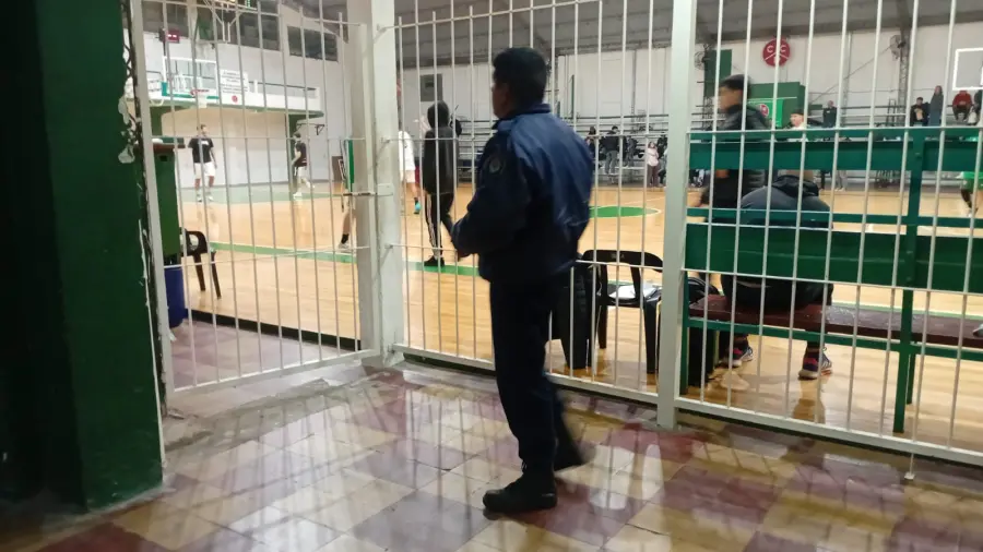 Presencia policial en las canchas de b&aacute;squet