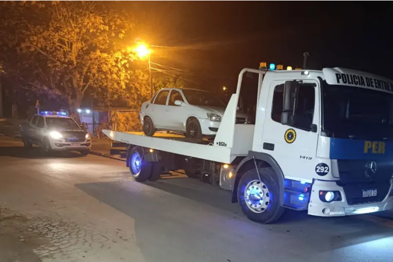 Secuestraron un auto en la investigación por el presunto ataque a un colectivo urbano